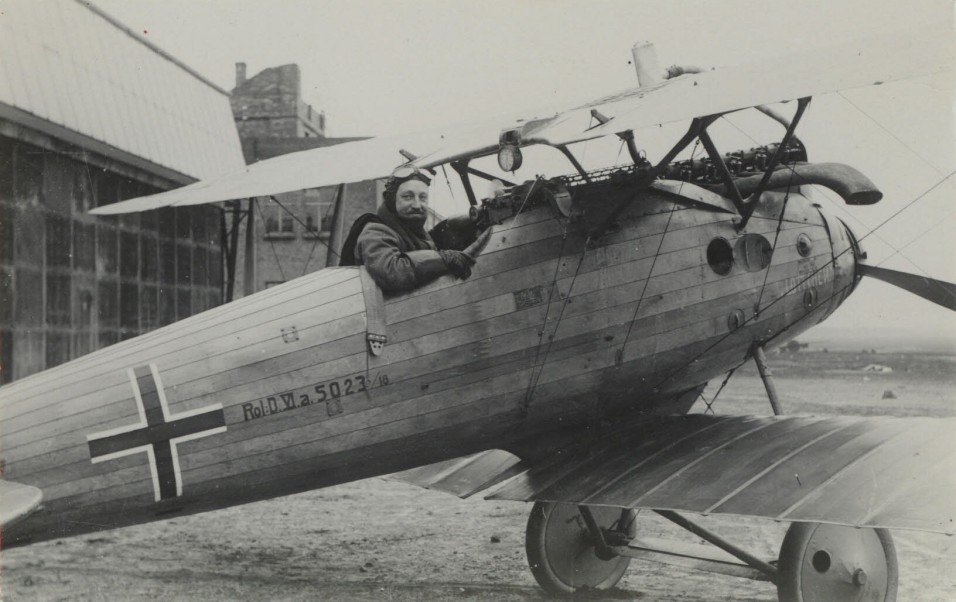 Avião de madeira da Primeira Guerra Mundial.